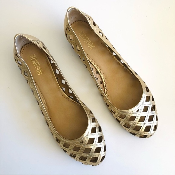 Kenneth Cole Reaction Peek Peek Perforated Wedges - Picture 4 of 15
